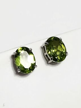 2.20 ctw Peridot Solitaire Oval Sterling Silver Stud Earrings NEW
